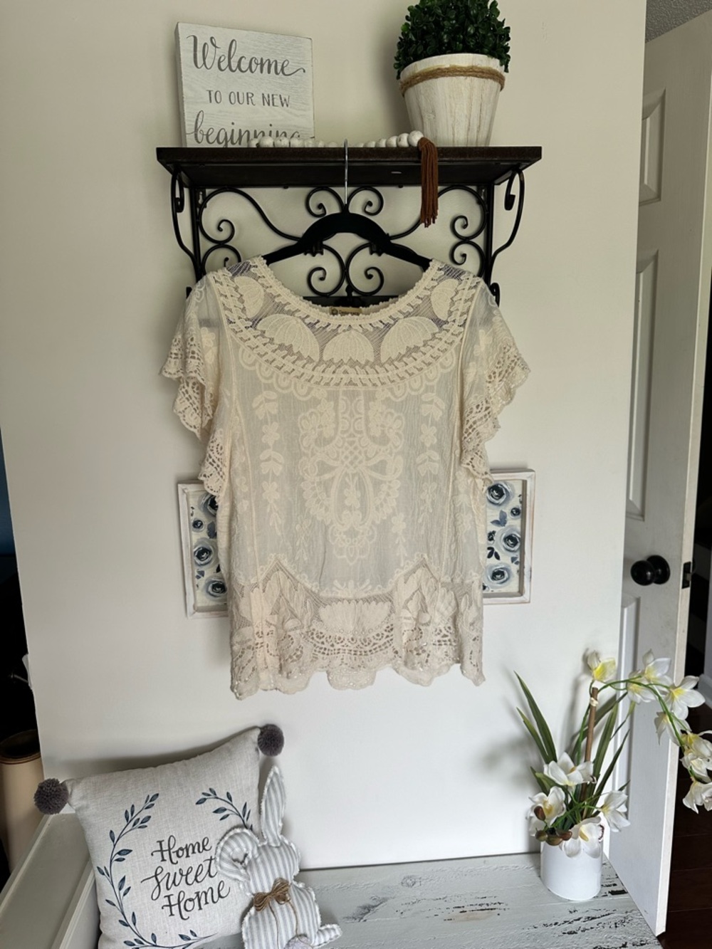 Democracy Cream Lace Crochet Flutter Sleeve Blouse size M